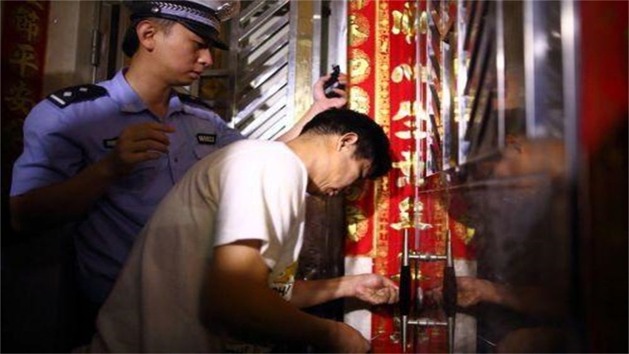 庆阳地区请开锁师傅开了锁后，师傅